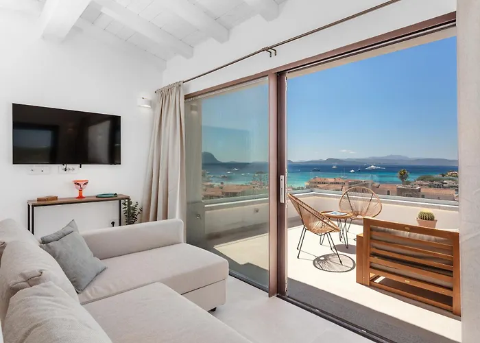 Terrazza Pascoli In Golfo Aranci- Sea View Apt! Apartamento